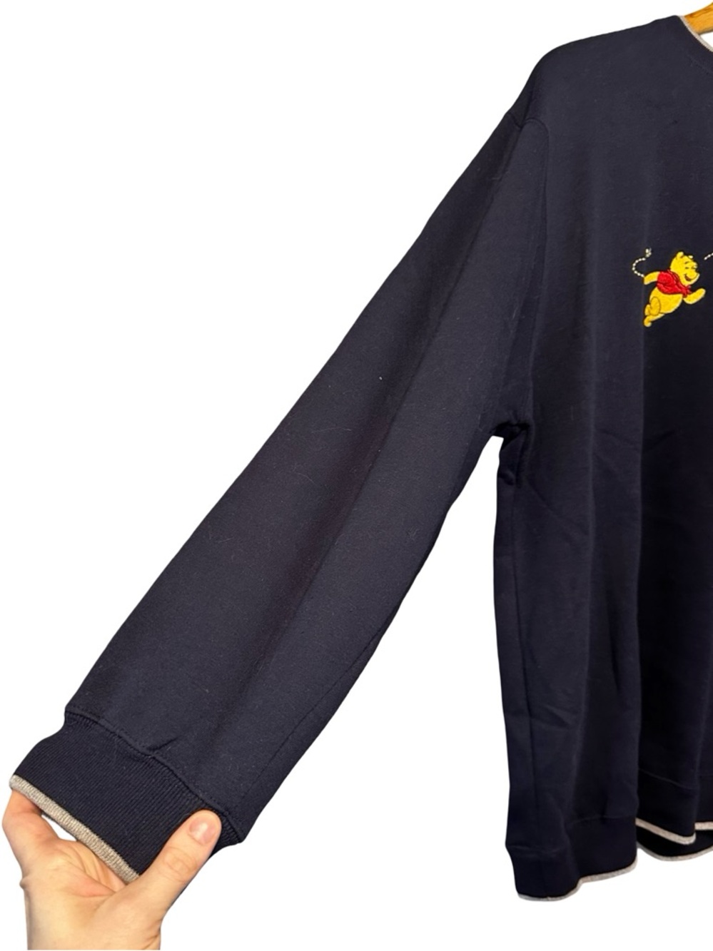 VTG Winnie the Pooh Embroidered Sweatshirt SZ L Disney Crewneck Pullover Hunny - Picture 3 of 8